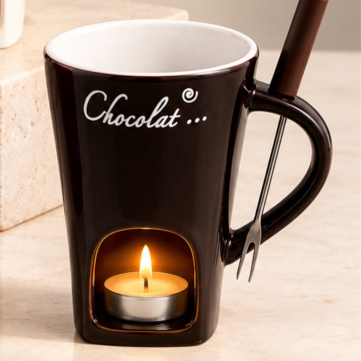 Chocolight fondente con la forchettina e la candela accesa.